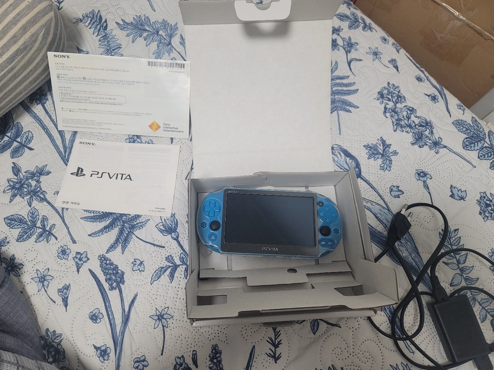 psvita 2세대 아쿠아블루 128gb 판매합니다 이미지
