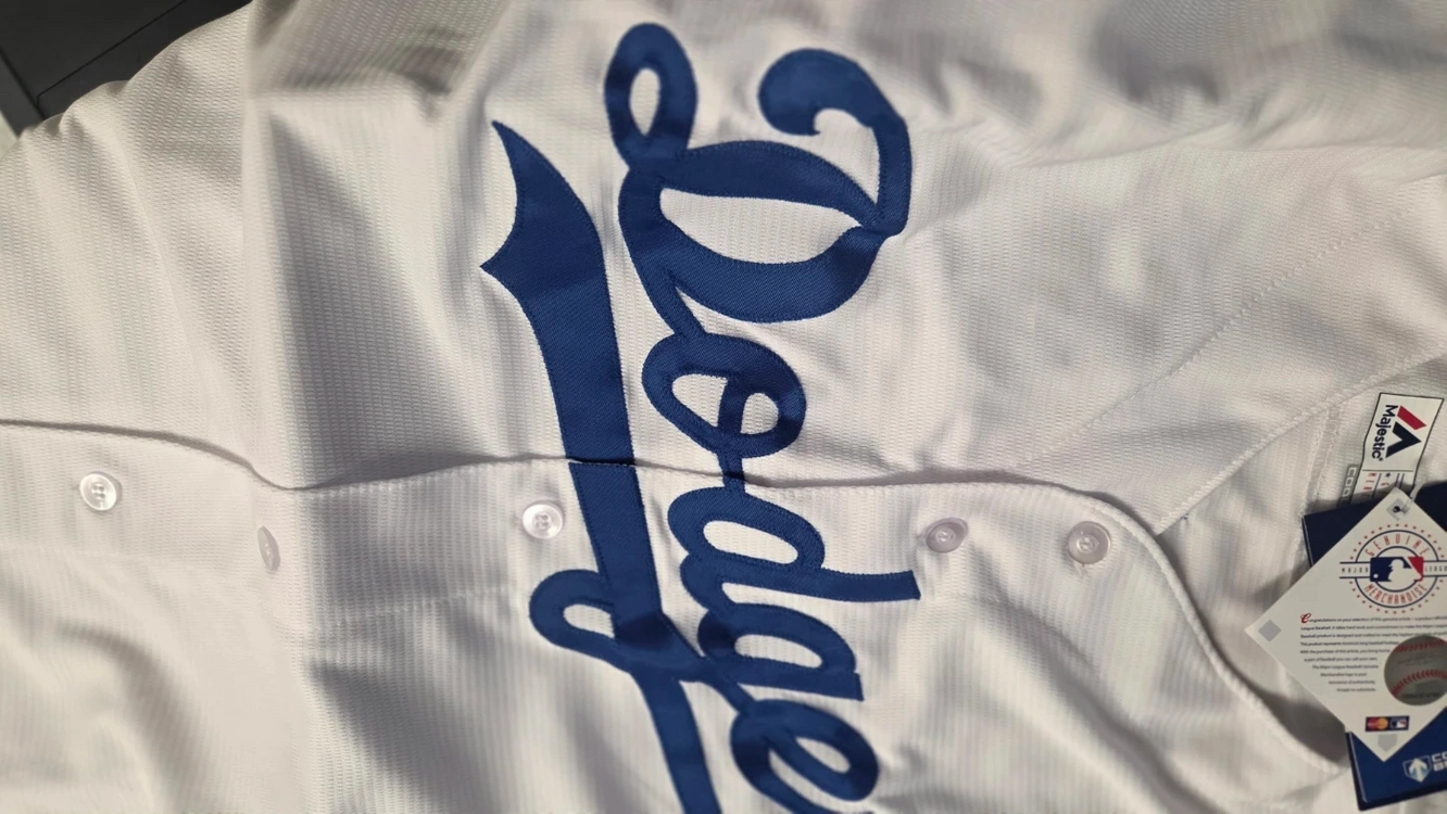 MLB 슈퍼스타 코디벨린져 2017신인왕 친필싸인 유니폼 판매합니다.(파나틱스 인증) 이미지