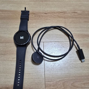 갤럭시 워치6 클래식 43mm 블랙 LTE버전. 이미지