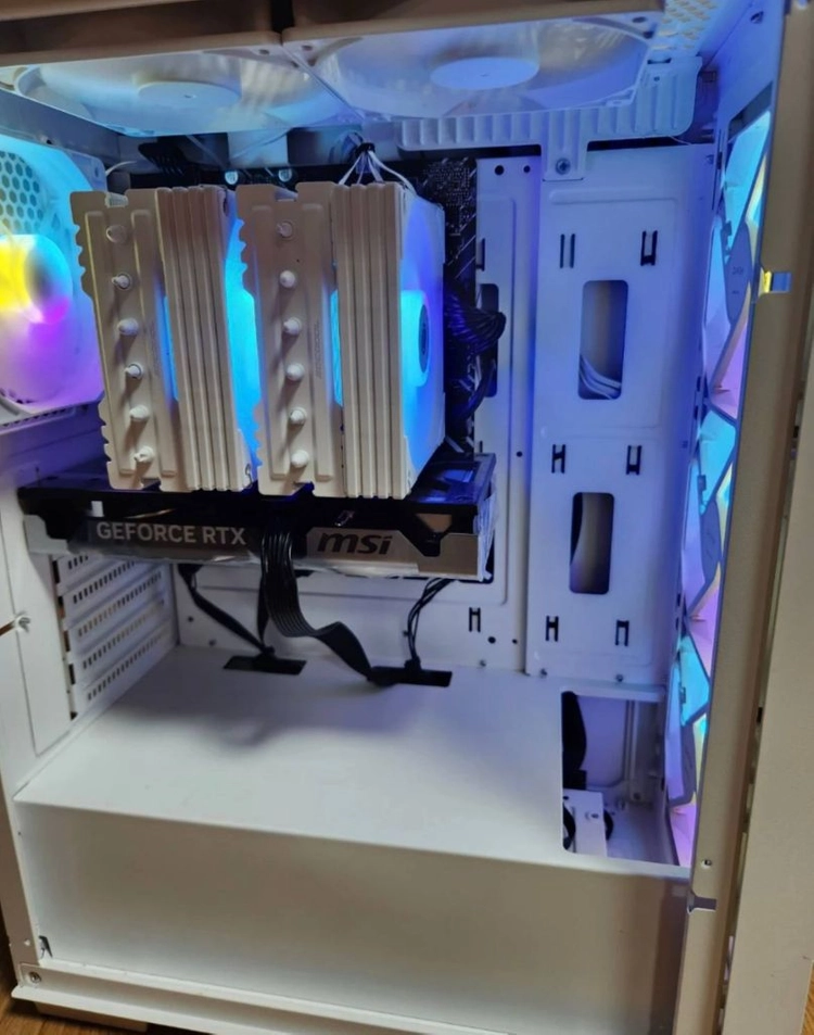 i7 12700F RTX5060Ti 32램 본체 컴퓨터 이미지