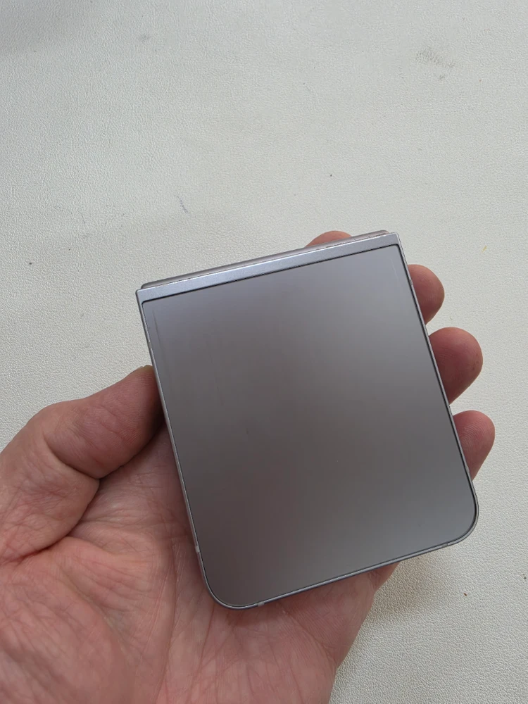 갤럭시 Z플립6 실버 256GB 이미지