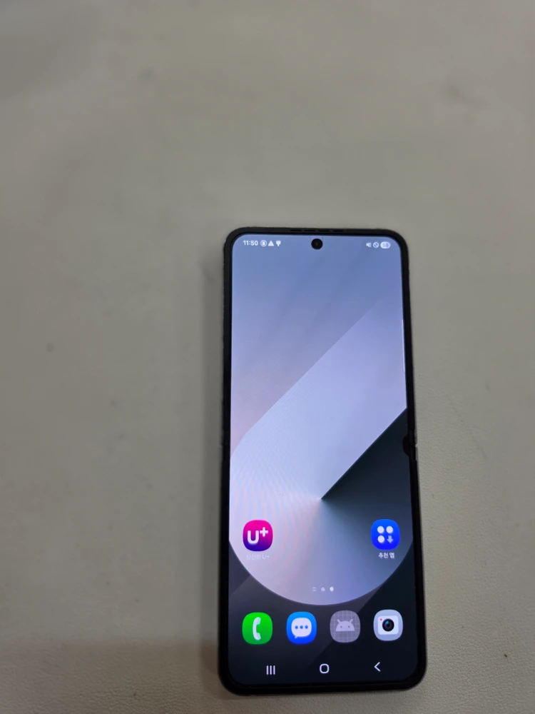 갤럭시 Z플립6 실버 256GB 이미지
