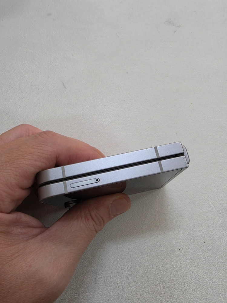갤럭시 Z플립6 실버 256GB 이미지