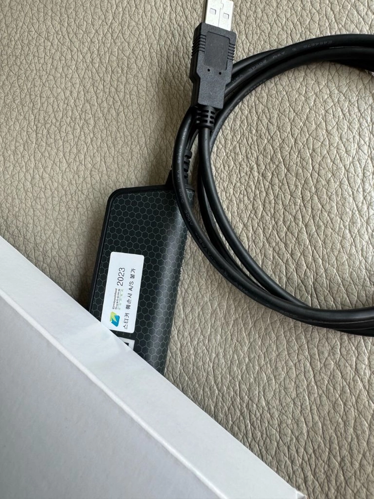 Kvaser Leaf Light v2 케이블 CAN to USB 이미지
