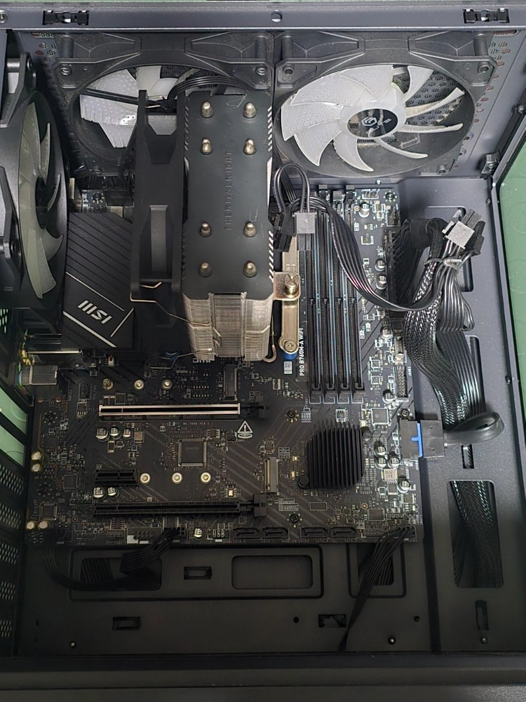 MSI PRO B760M-A WIFI , 12400F, 700W 파워 반본체 이미지