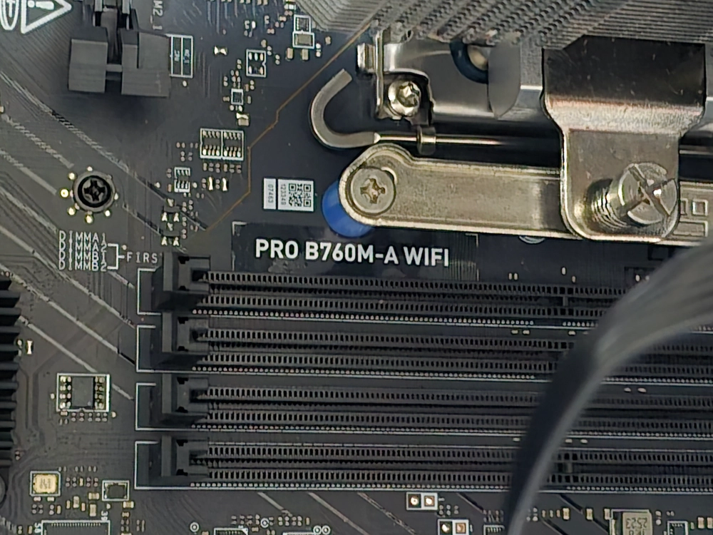 MSI PRO B760M-A WIFI , 12400F, 700W 파워 반본체 이미지