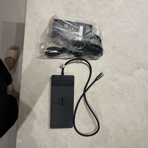데스크톱 도킹스테이션 이미지