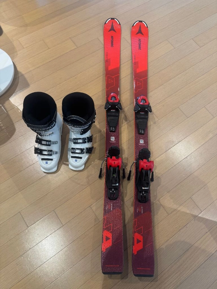 아토믹 레드스터 J4 130cm 스키 + 살로몬 부츠 판매/ 주니어스키 및 부츠 이미지