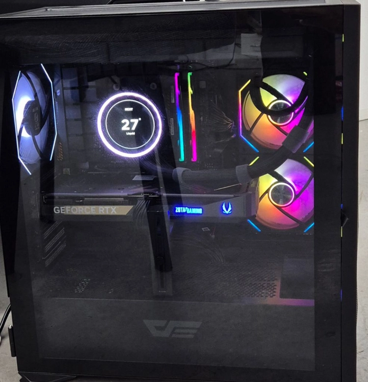 라이젠 7800X3D / 조택 RTX 5070 / 1TB SSD / 32GB 이미지