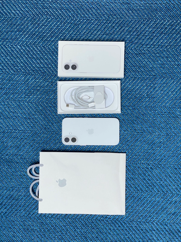 아이폰 17 일반 / 256GB / 화이트 팝니다. 이미지