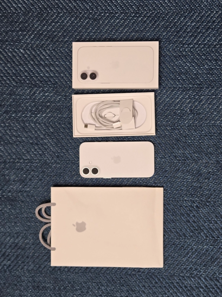 아이폰 17 일반 / 256GB / 화이트 팝니다. 이미지