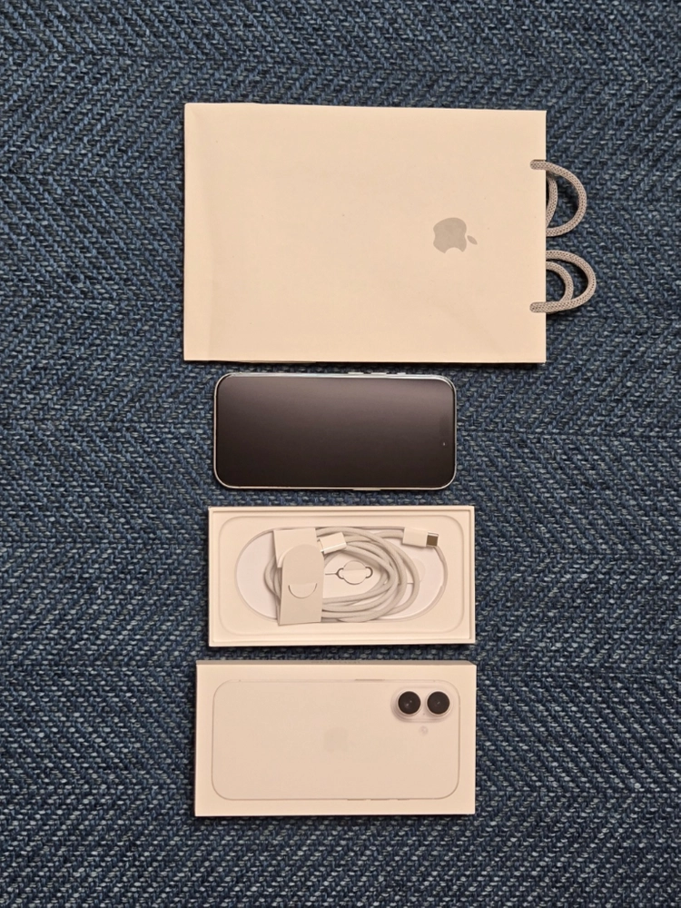 아이폰 17 일반 / 256GB / 화이트 팝니다. 이미지