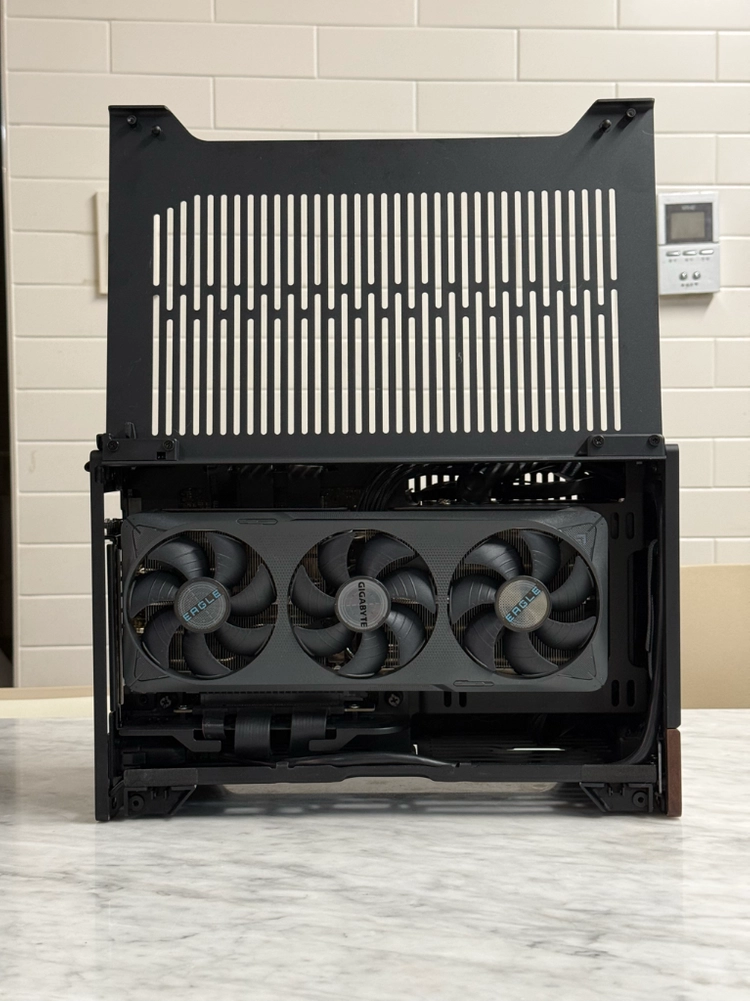 (개인) 9600x, 5070, 32G램 미니 ITX SFF 컴퓨터 PC 이미지
