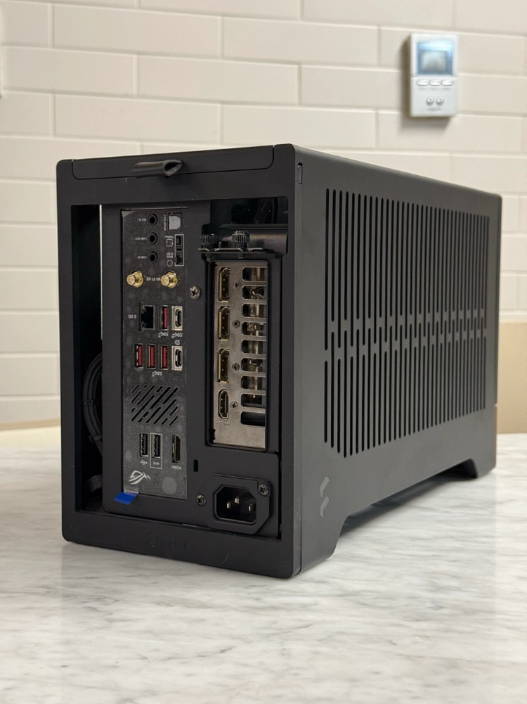 (개인) 9600x, 5070, 32G램 미니 ITX SFF 컴퓨터 PC 이미지