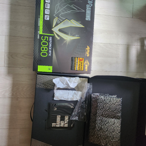 RTX 5080 그래픽카드 이미지