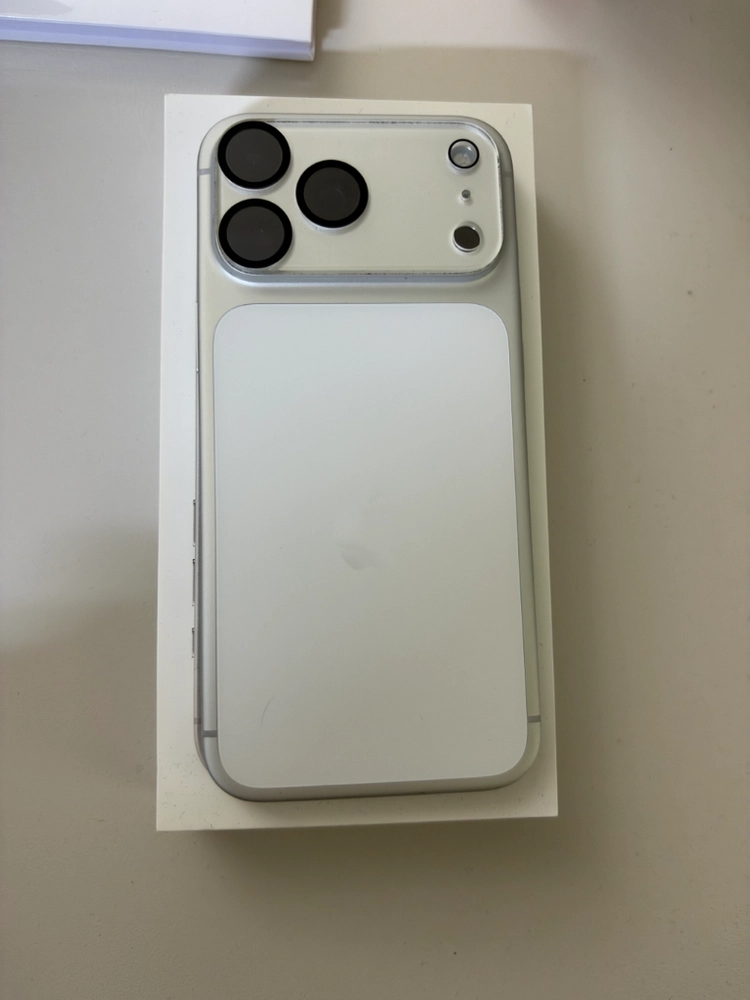 아이폰 17 프로맥스 256GB 실버 판매합니다. 이미지