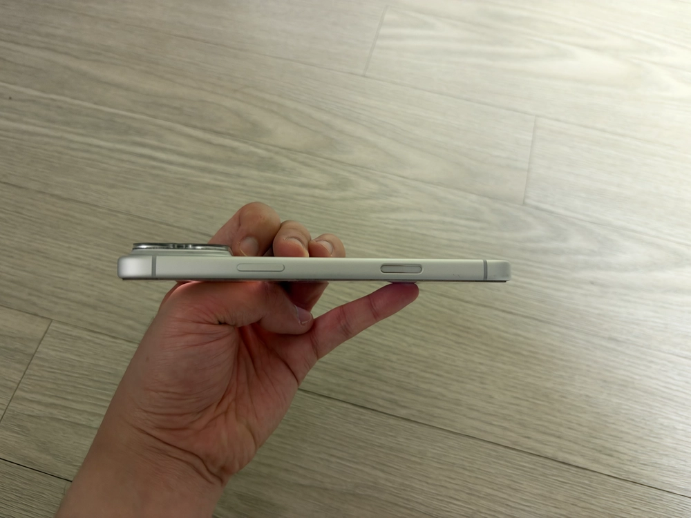 아이폰 17 프로맥스 256GB 실버 판매합니다. 이미지