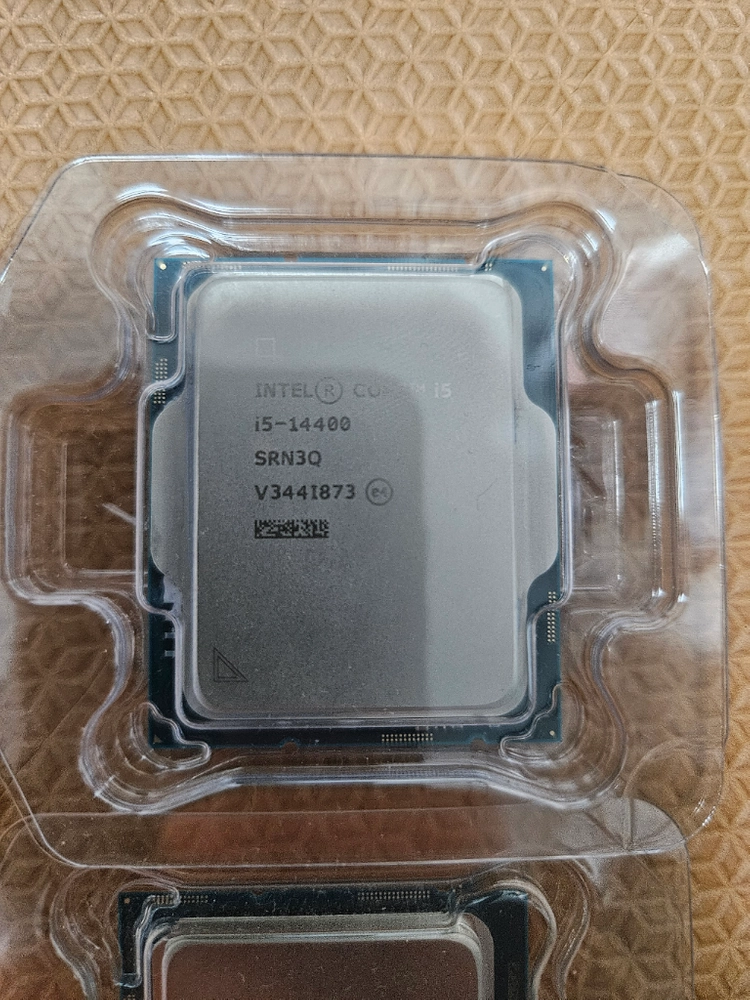 인텔 i5 14400 Cpu 팝니다 (내장그래픽 있는 버전) 이미지