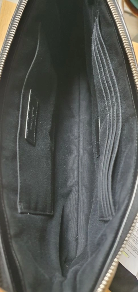 입생로랑 생로랑 클러치백 라지 정품S급(감정서O)구찌프라다루이비통디올고야드샤넬셀린느보테가버버리발렌시아가파우치가방 이미지