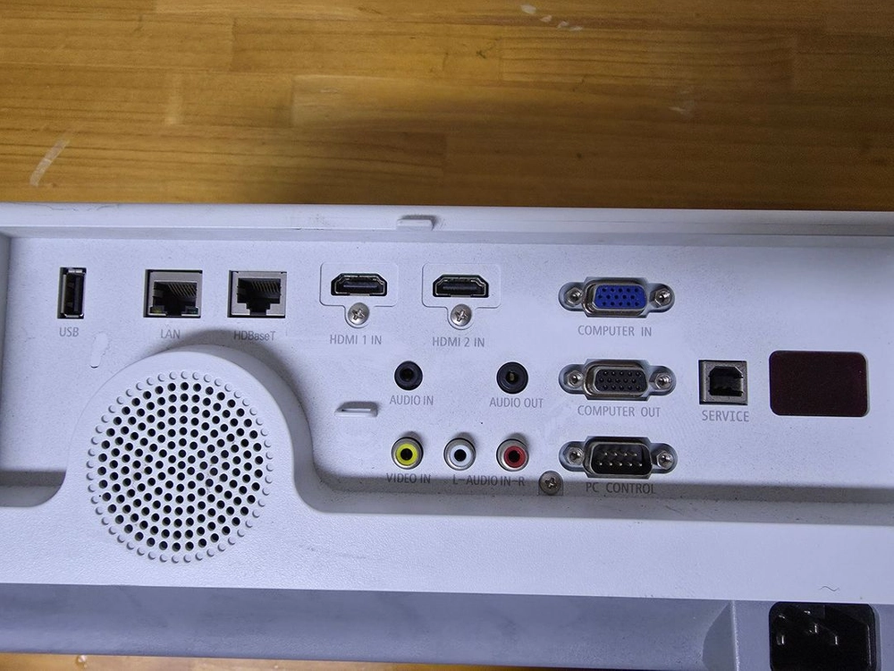 NEC NP-P554U 4K UHD 빔프로젝터, 5600안시 , 171시간 사용 이미지