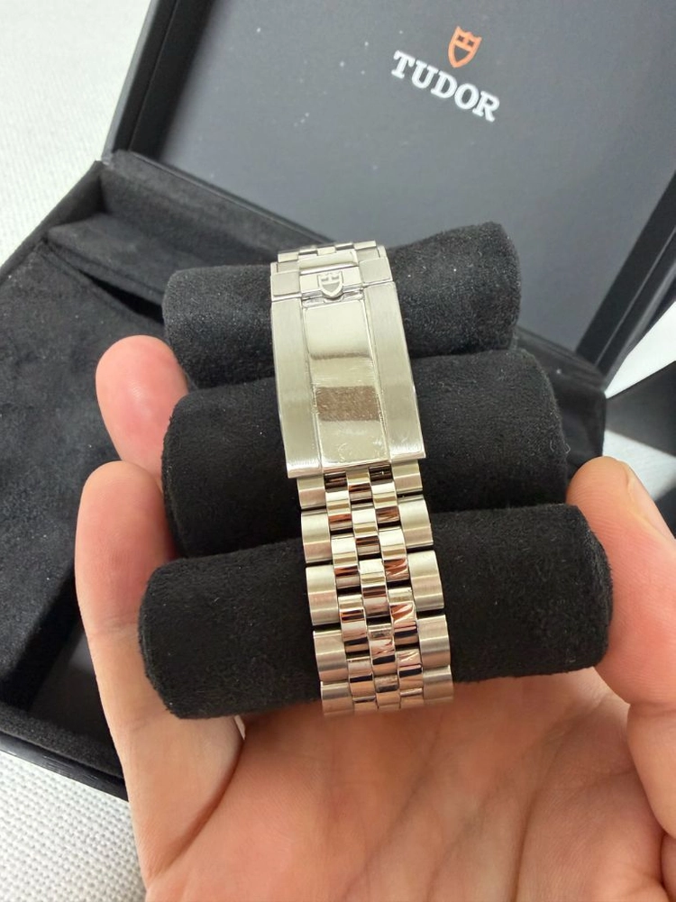 튜더 BLACK BAY 블랙베이 모노크롬 41mm 이미지