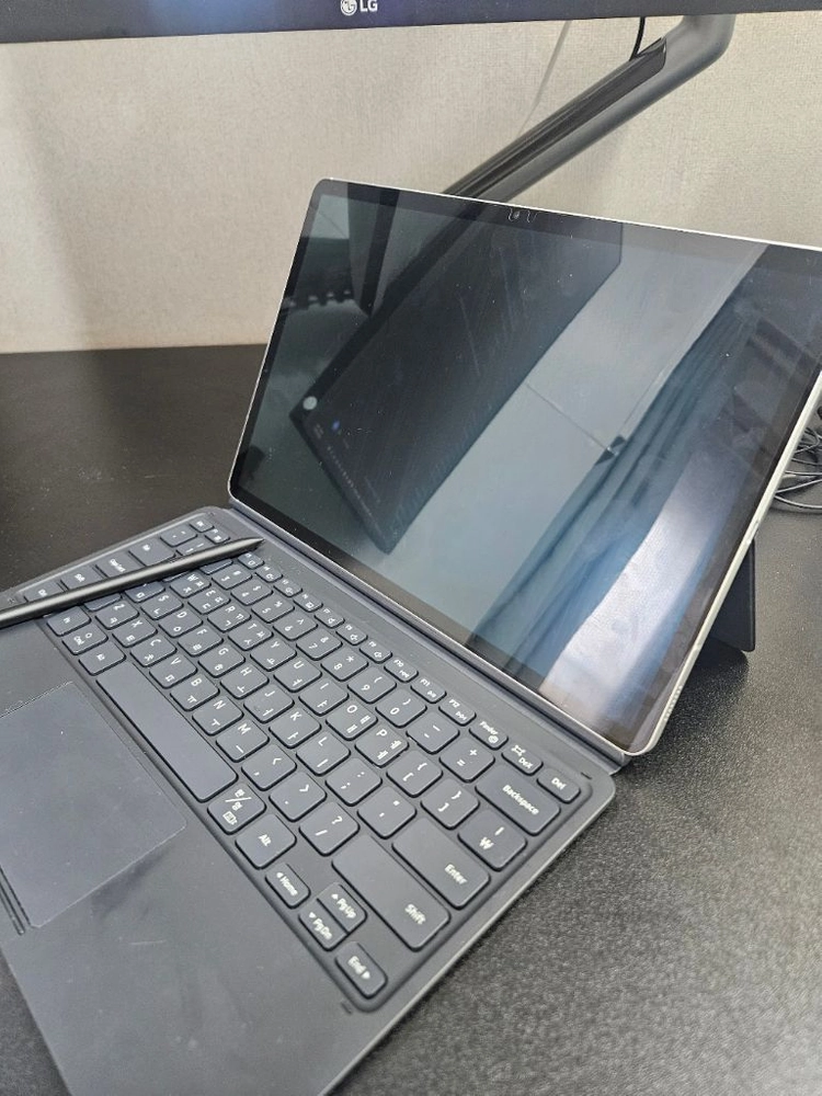 갤럭시탭s8+ 128gb + 정품키보드케이스 이미지
