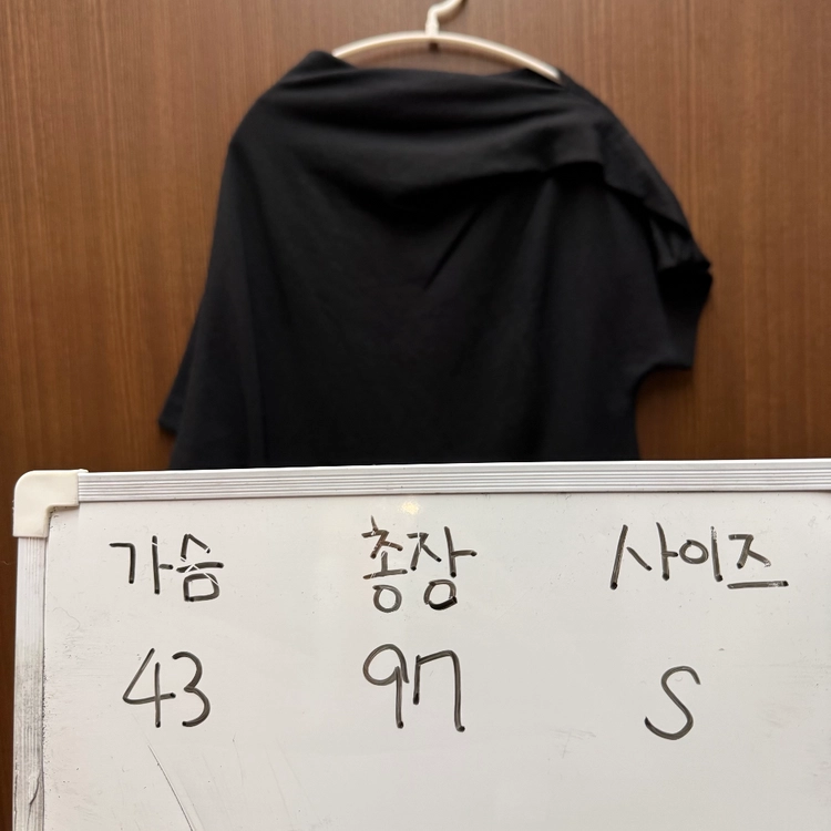 코스 cos 블랙 원피스 이미지
