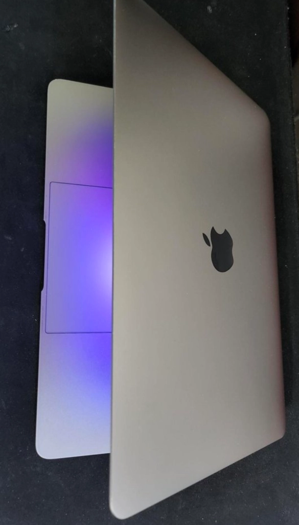 뉴맥북에어 12인치 고급형 CPU M3메모리8기가 SSD256 - 안심되는 중고거래