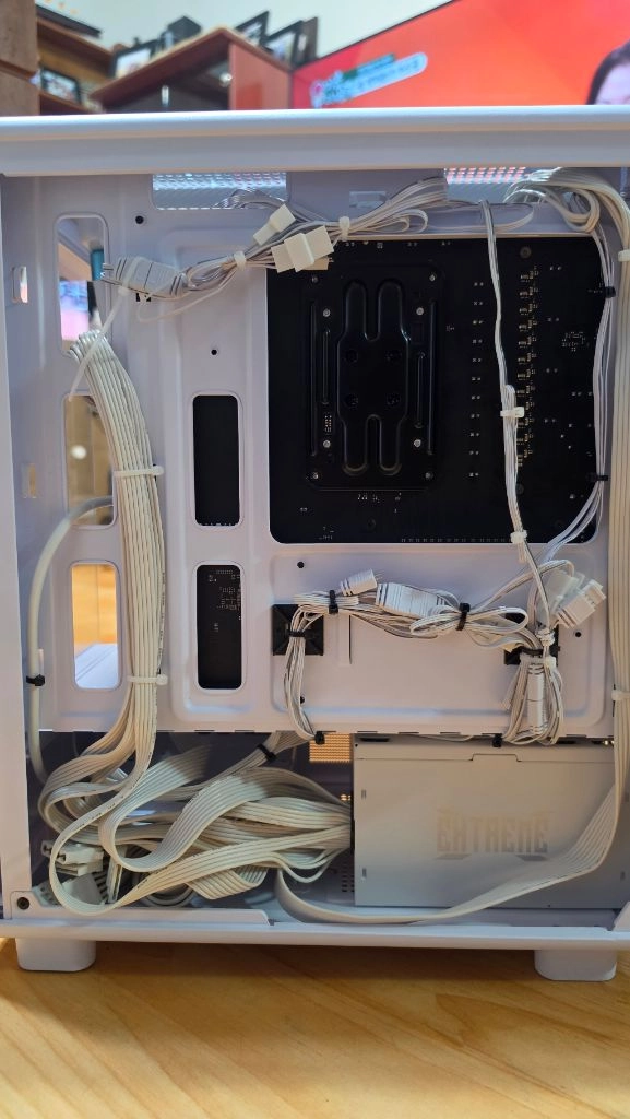 라이젠 9600x rtx5060ti 컴퓨터 본체 이미지