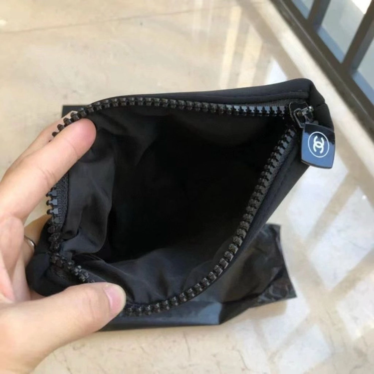 샤넬뷰티 파우치 이미지