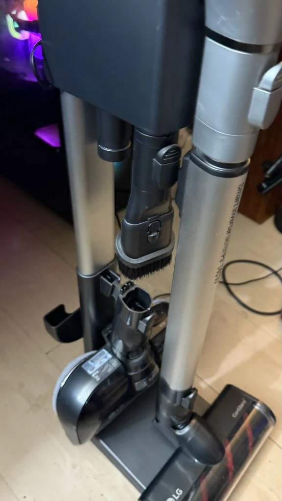 LG P9 무선청소기 깨끗 물걸레포함 배터리2개 이미지