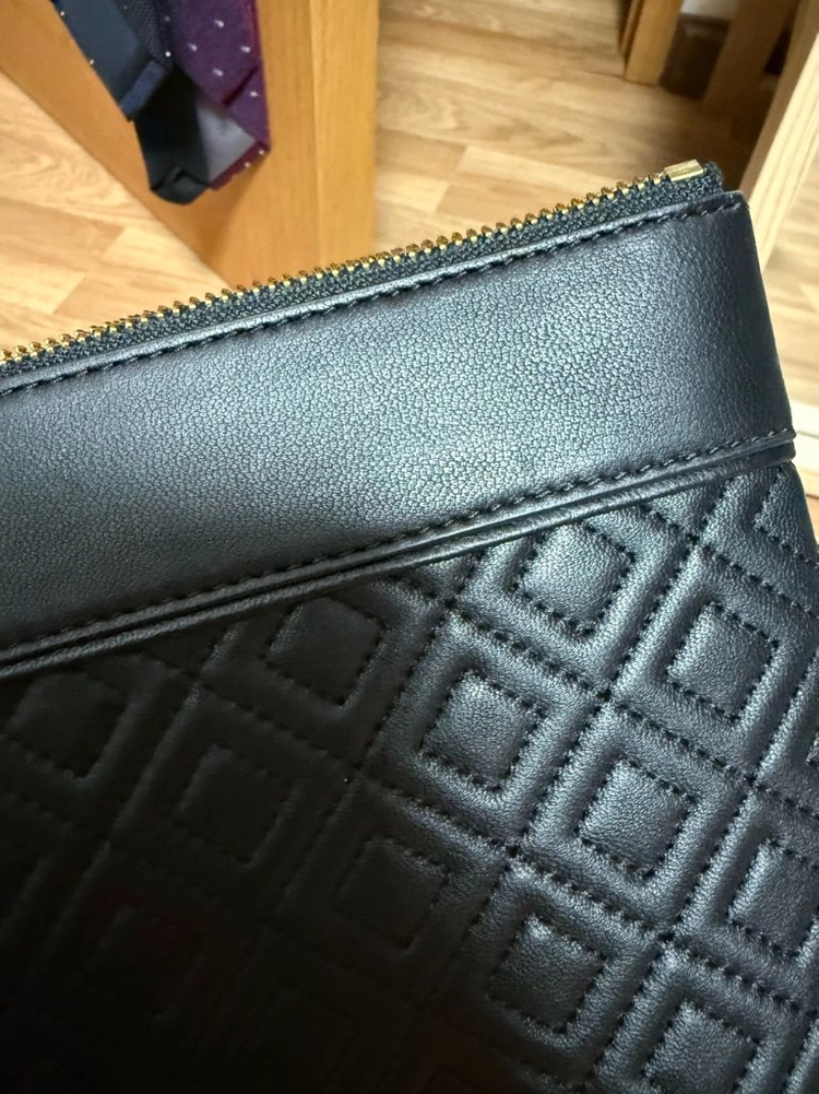 토리버치 퀼팅 클러치백 이미지