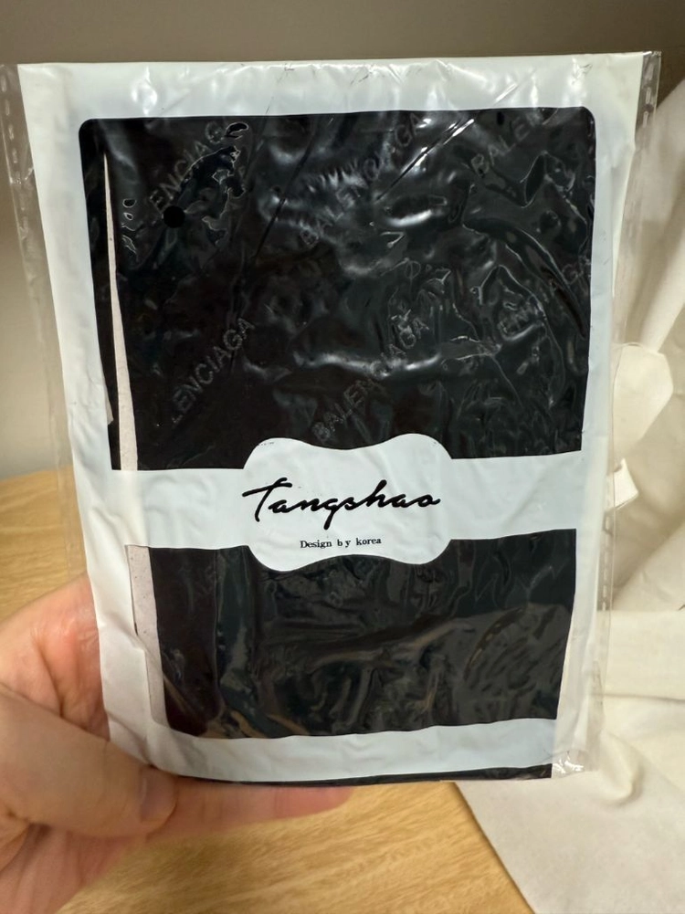 발렌시아가 스타킹 이미지