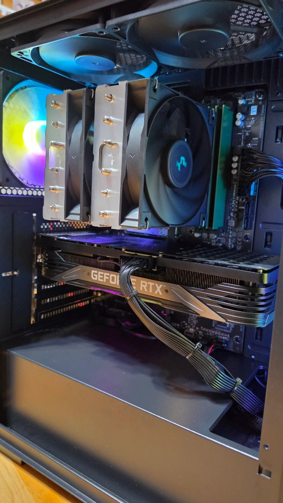 라이젠7 5700x rtx3070ti 컴퓨터 본체 이미지