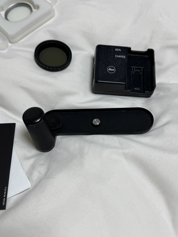 [풀박스] 라이카M8 블랙바디 + 주미크론40mm 및 액세서리 일괄 팝니다. 이미지
