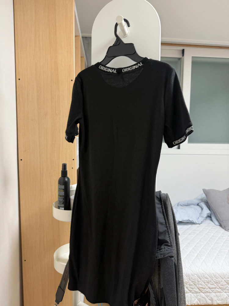 H&M 슬림 블랙 원피스 이미지