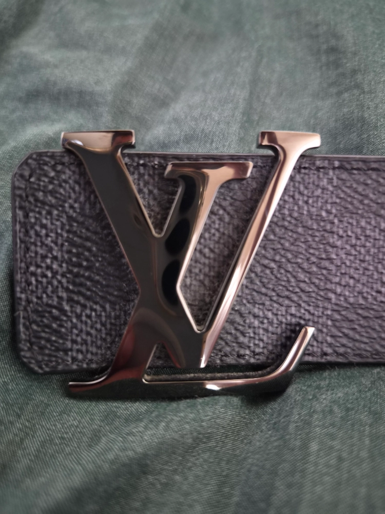 정품 루이비통 LV 이니셜 40mm 리버서블 벨트 팝니다. 이미지