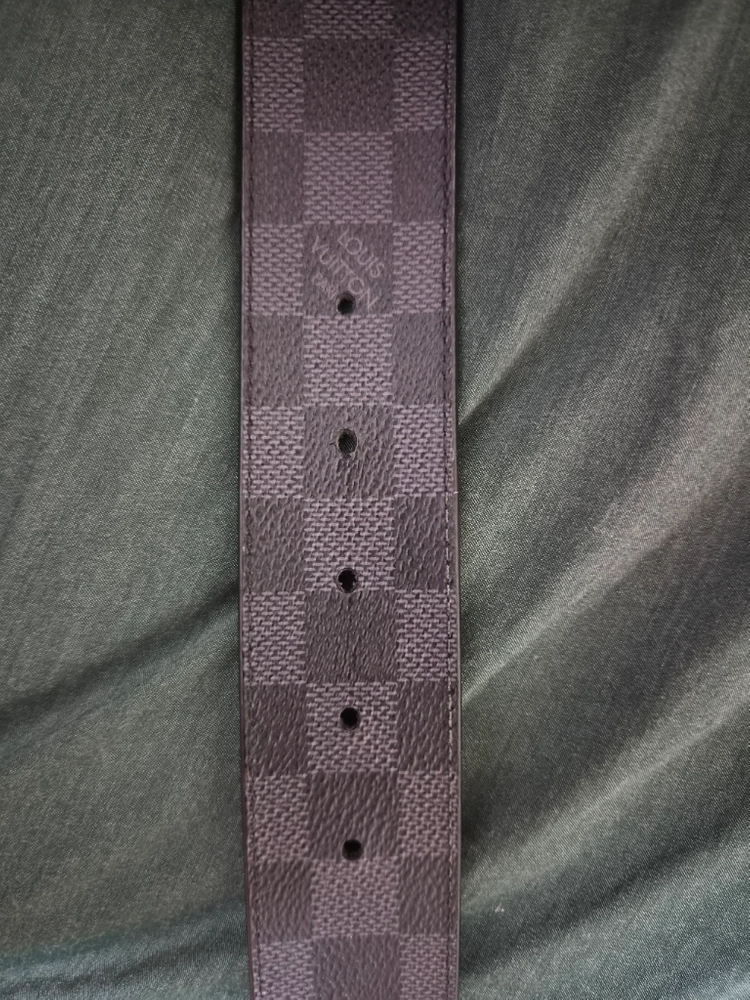 정품 루이비통 LV 이니셜 40mm 리버서블 벨트 팝니다. 이미지