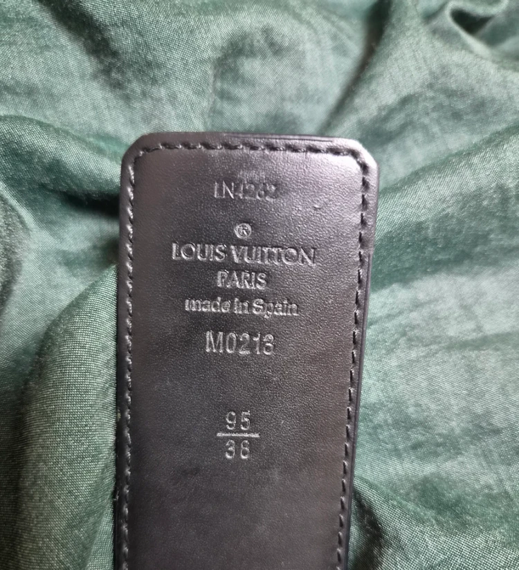 정품 루이비통 LV 이니셜 40mm 리버서블 벨트 팝니다. 이미지