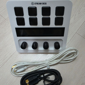 엘가토 스트림덱 플러스 화이트 usb 허브 포함 이미지