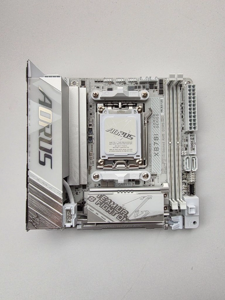 기가바이트 X870i 어로스 프로 ice itx 메인보드 - 안심되는 중고거래