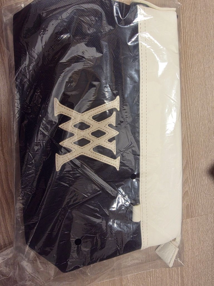 어뉴 핸드 파우치 블랙&화이트, 블랙 2종 팝니다 골프가방 볼가방 핸드백 손가방 이미지