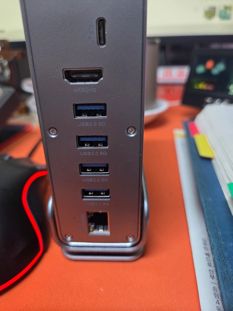 15포트 USB-C 도킹스테이션 이미지