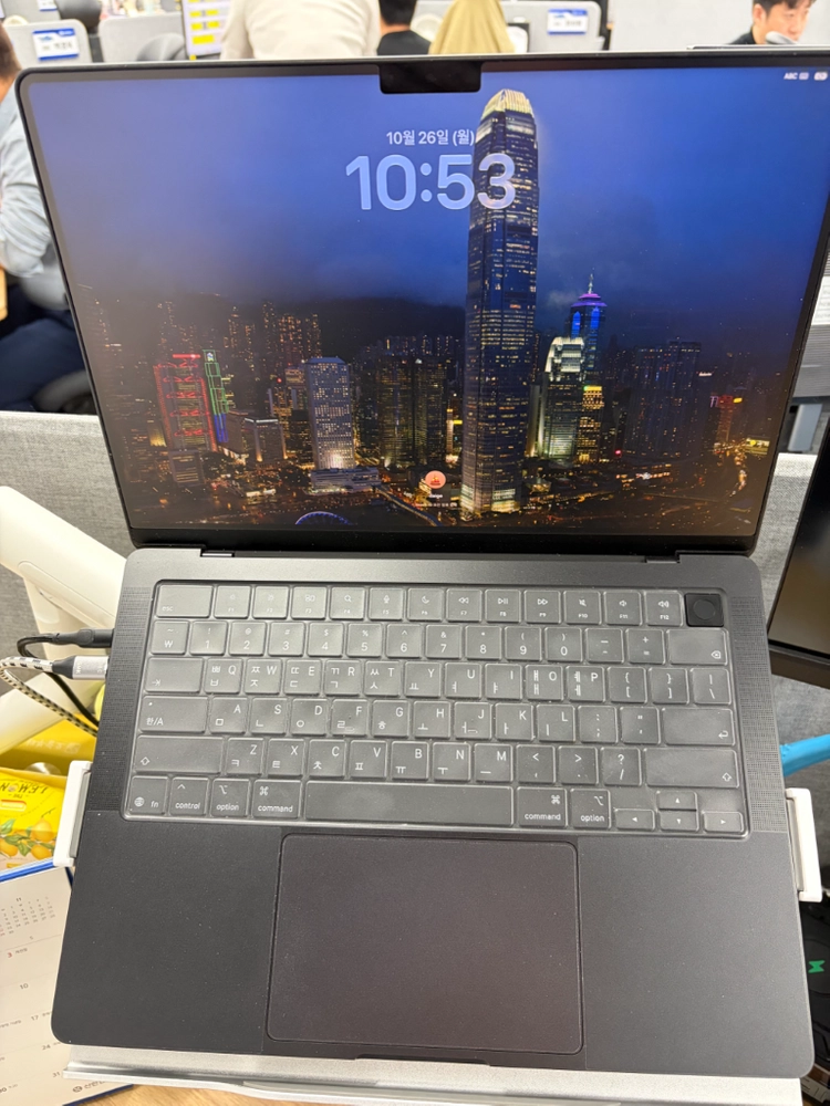 맥북프로 m5 14인치 16gb/512gb 스페이스블랙 - 안심되는 중고거래