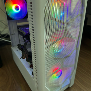 화이트 PC 본체 (i5-9400F, RTX 2060) 게이밍본체 이미지