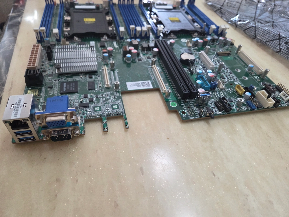 TYAN S7106 듀얼소켓 서버 마더보드 랙 이미지