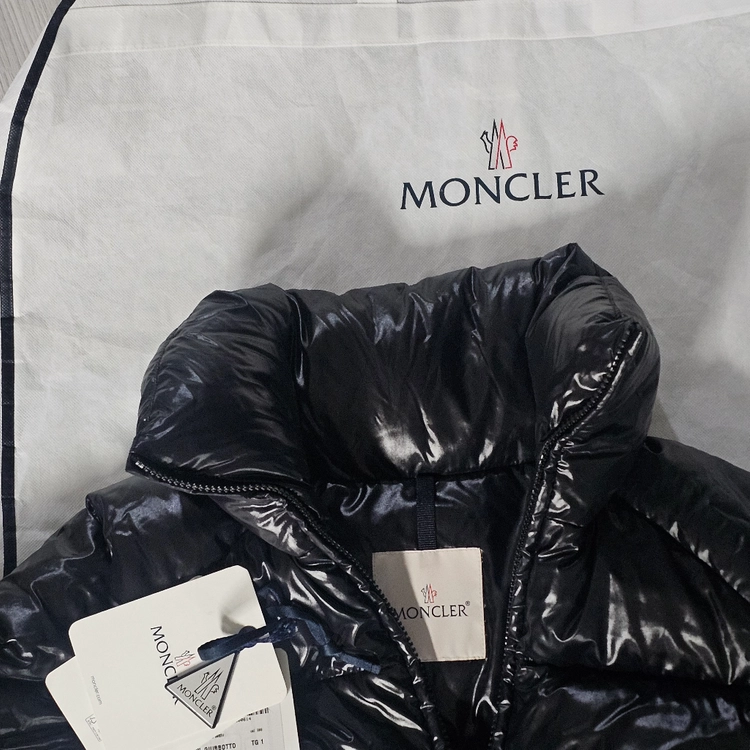 몽클레어 몽클레르 숏패딩 블랙 1 이미지