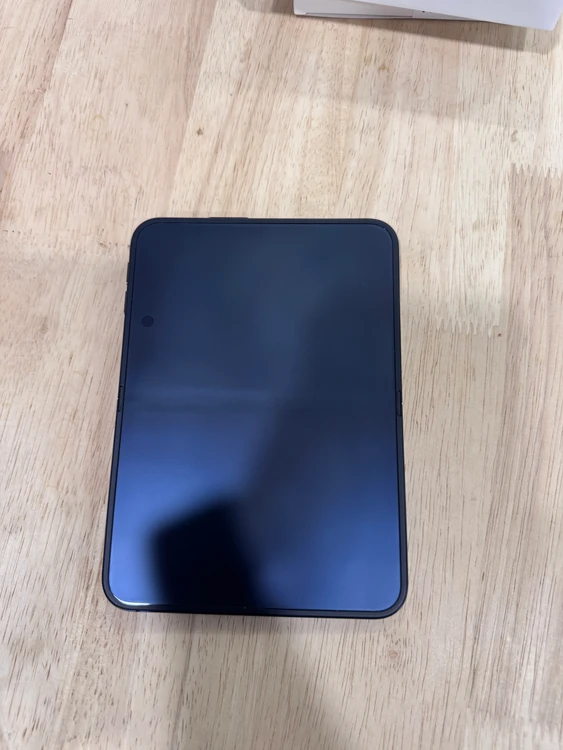 단순 개봉 아이폰 듀오 256GB 나이트 스카이 팝니다. 이미지