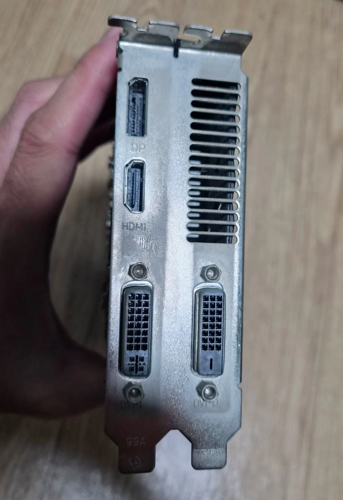 GTX 670 그래픽카드 이미지