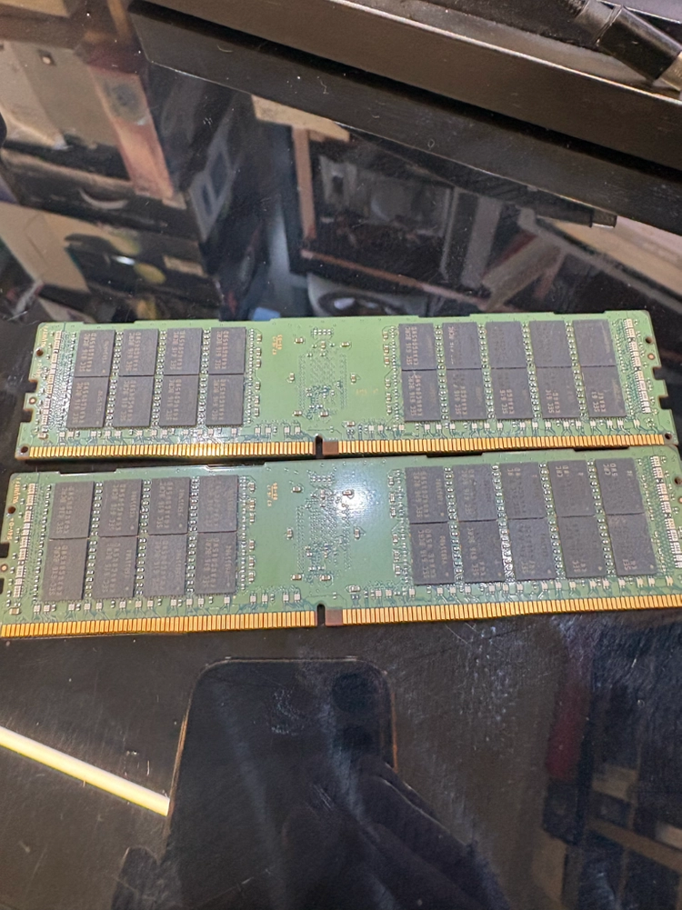 DDR4 16기가 서버 워크스테이션 전용 메모리 이미지